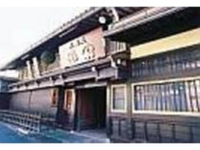 趣ある建物は、14代続く歴史を物語る_平瀬酒造店