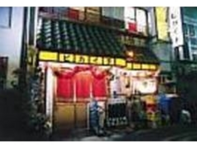今池の路地裏にあり、黄色く光る看板が目印_中国料理ピカイチ