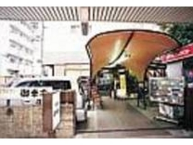 店舗は、門前町通の中腹に位置している_大須の洋食屋 御幸亭