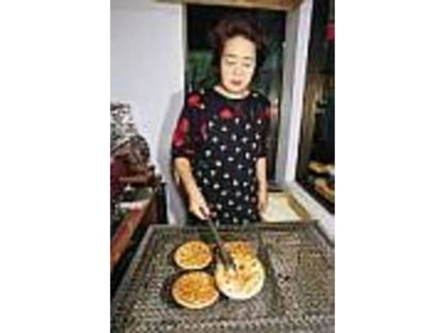 せんべいの香ばしい匂いがたまらない!_箱根手焼堂