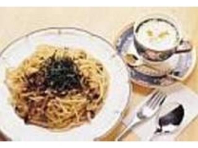 金箔入りの抹茶コーヒーは見た目もユニーク_コーヒーハウスあん