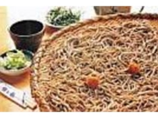 4種類のそば粉を混ぜるという自家製の麺_かど徳