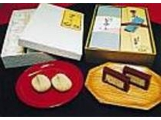左が『深山栗しぼり』、右は『饗の山』_中松屋