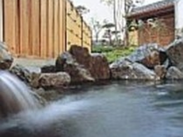 男子露天風呂、24時間入浴可_ホテル井筒