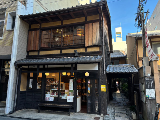 京風堂 繭Shop内にて京組子体験を行っています_京風堂