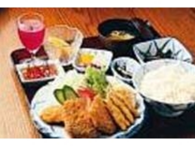 ブラックバスなどのフライが付く芦ノ湖定食_網元 おおば