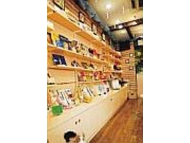 ぬいぐるみが語る絵本の世界へご案内!_わん・は〜と 絵本館