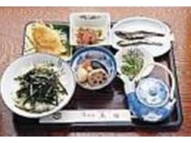 『あじのまご茶漬』は熱いうちにサラリと_磯料理 魚伝