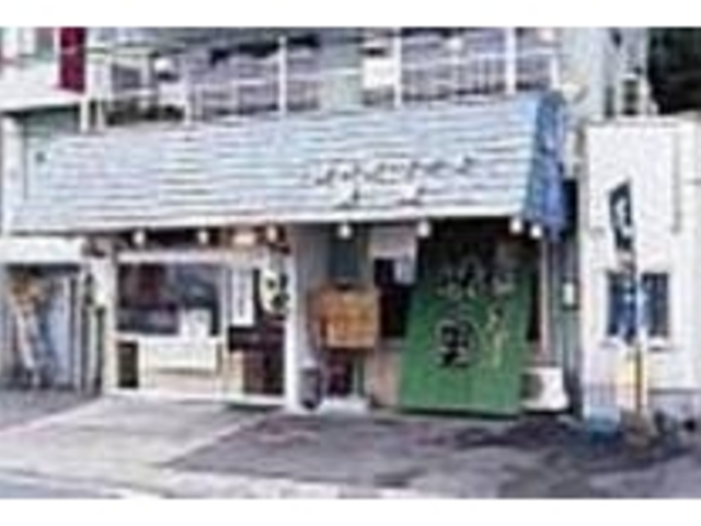 緑の旗が目印の家庭的な雰囲気の店_活魚料理・天ぷら 味里