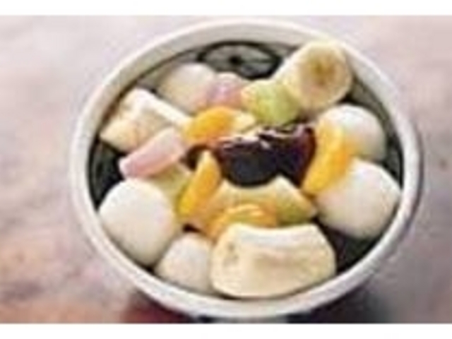自家製の白玉がいっぱい入った白玉あんみつ_甘味処うえの