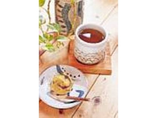 野草茶等飲み物には全て手作り和菓子が付く_喫茶店WOODNOTE