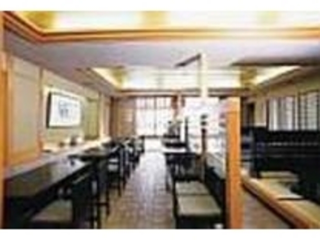 座席はテーブルと落ち着く座敷から選べる_権兵衛北山店
