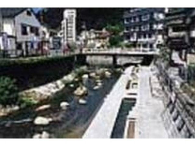 湯あがりの火照った体をクールダウンしよう_ふれあい手形散歩道