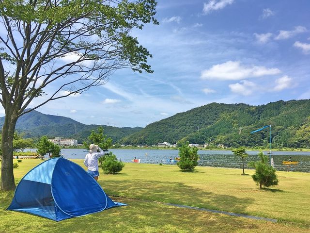 芝生の広場_円山川公苑