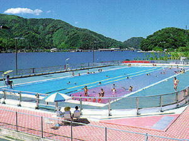 50mプール(7月中旬〜8月末)_円山川公苑