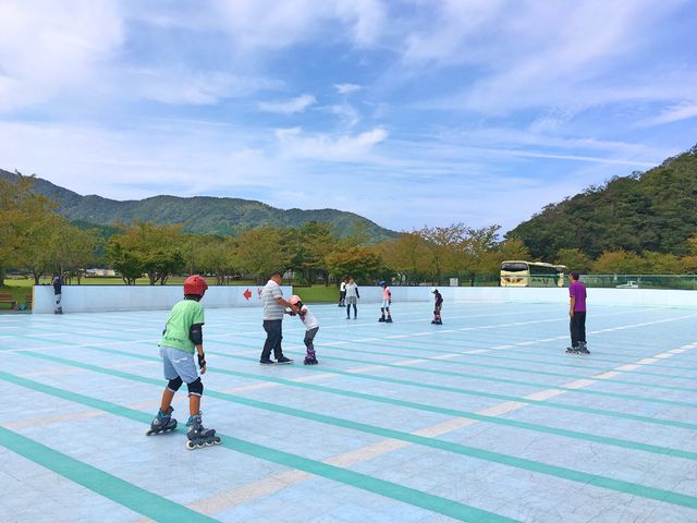 インラインスケート専用コート(インラインシューズ等用具レンタルもできます。)_円山川公苑