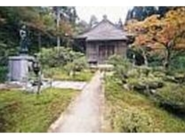 この境内が花に包まれる春に訪れたい_金剛寺