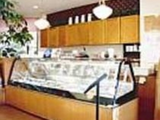 生のヨーグルトを量り売りで販売している_ヨーグルト専門店 モーニング菜根本店