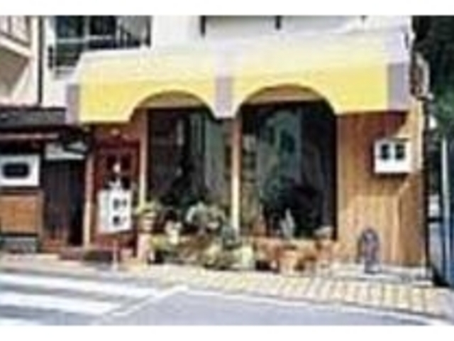 旅館をひかえているので団体も大丈夫_園林