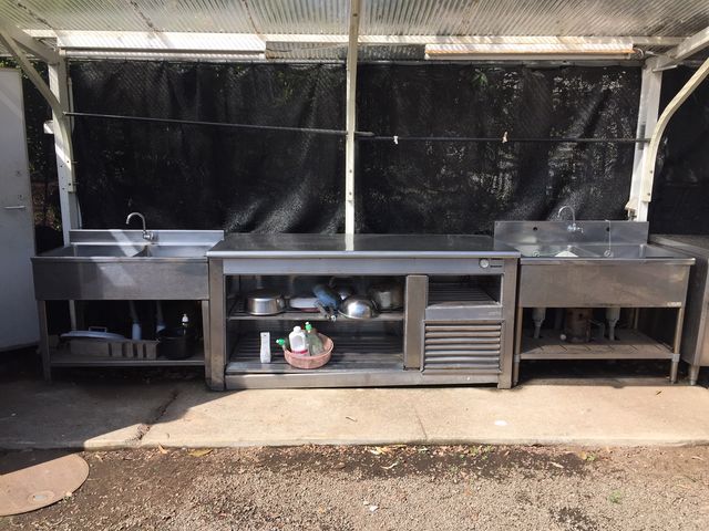 BBQ場の調理場。水道2口あります。_城ヶ崎オレンジ村