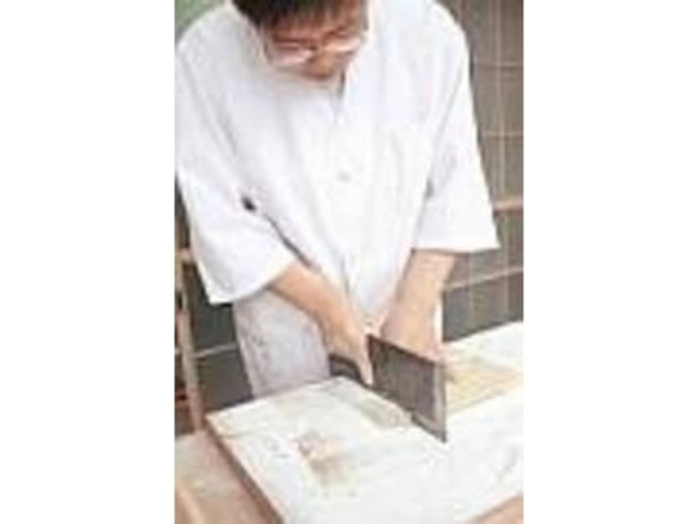 5代目にあたるご夫婦で毎日つくっている_岩戸屋