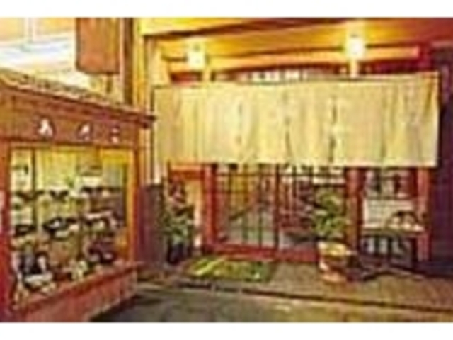 気軽に入れそうな、素朴な雰囲気の店構え_あそこ