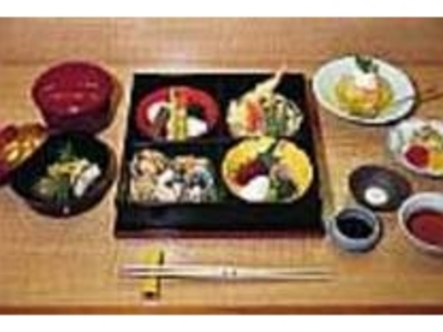『なにわ弁当』は昼のメニューのひとつ_なにわ料理 新橋