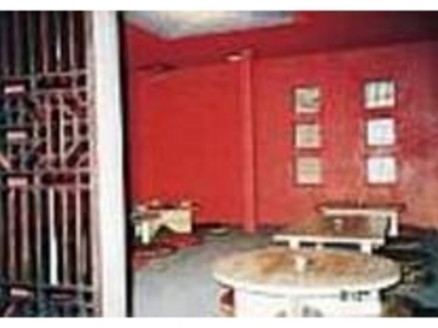 隅々までこだわるスタイリッシュな店内_レストランバー マーブル