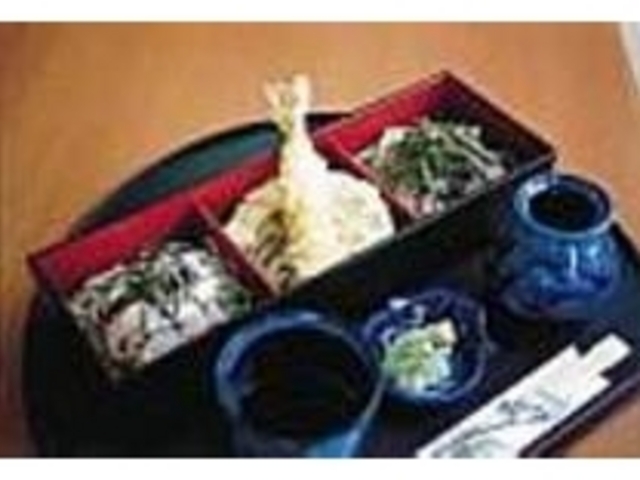 粒子の細かい電子水で練りあげた麺が特徴_本陣つかさ