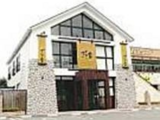 オリジナルテイスト溢れる建物が目印!_ざこ家西ノ内店