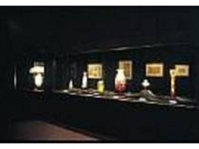 70〜80点ものガレの作品を常時展示_ガラスの芸術エミール ガレ美術館