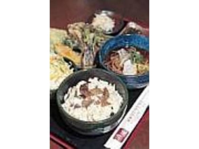 山菜天ぷらと舞茸ごはん、山菜ソバのセット_レストラン清流