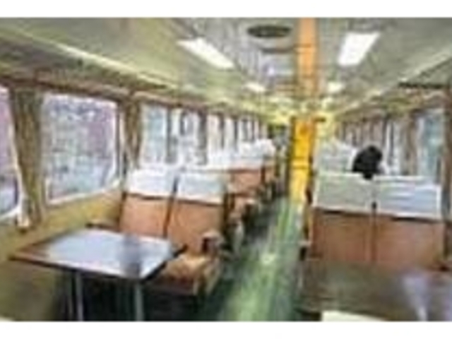 2両をまるまるレストランとして利用_レストラン清流