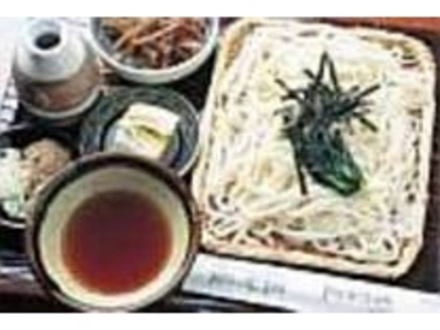 麺の表面は柔らかく、中心には歯応えがある_水沢手打ちうどん 三升屋