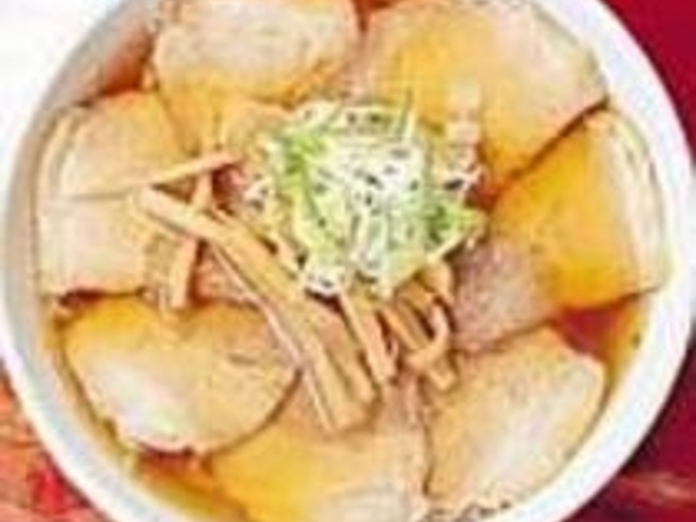 チャーシューはよけいな脂を除いた自家製_老舗上海