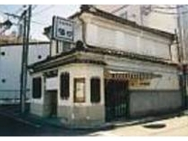 昔から変わらぬ佇まいで訪れる人を迎える_甘味喫茶 塩川