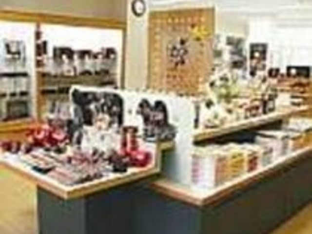 会津の漆器製品や郷土料理などが買える_会津まつり協会