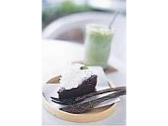手作りケーキと『ひやし抹茶オレ』_Cafe Haruya
