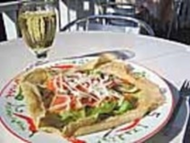 今日のランチにそば粉のガレットはいかが?_caffe LA LUNA