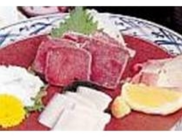 工場直営なので価格もリーズナブルだ_味処 長州くじら亭