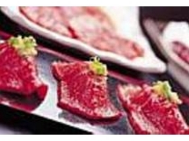 霜降りの馬刺は口の中でとろける程柔らかい_馬料理 天國本店