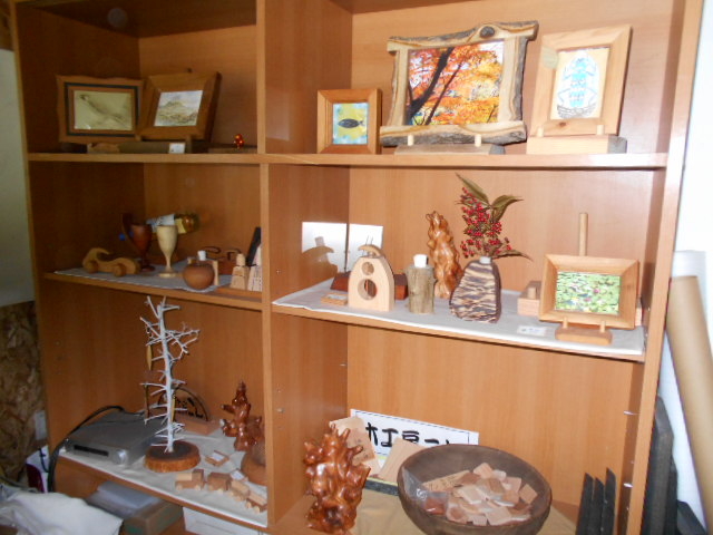 ニレギャラリー内小物展示棚_木工房ニレ
