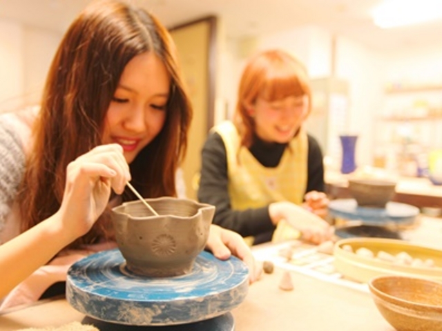 土の触感が気持ち良く、夢中になれるものづくり☆完成したうつわを使うのも楽しみに♪_ゆう工房 東京青山教室 ☆陶芸・銀アクセ・ガラス工芸