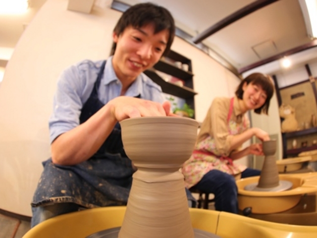 電動ロクロを使ってうつわ作り♪まるで生きもののように動く土に驚き☆_ゆう工房 東京青山教室 ☆陶芸・銀アクセ・ガラス工芸