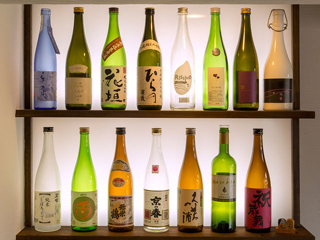 地元はもとより全国から旬のテーマごとにお酒を集めています。_SAKEソムリエのいる隠れ家 天橋立 酒鮮の宿 まるやす