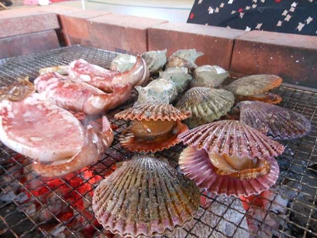 焼き立ての海の幸を五感で味わって!_海女小屋体験施設さとうみ庵