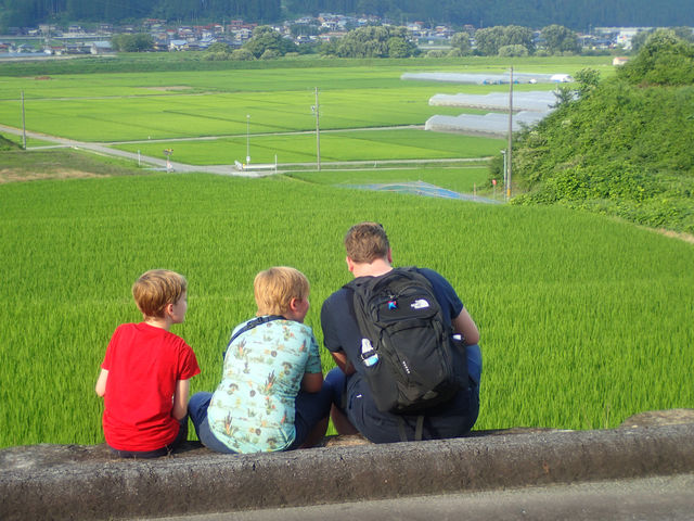 ツアー中のひと休みの風景。_SATOYAMA EXPERIENCE