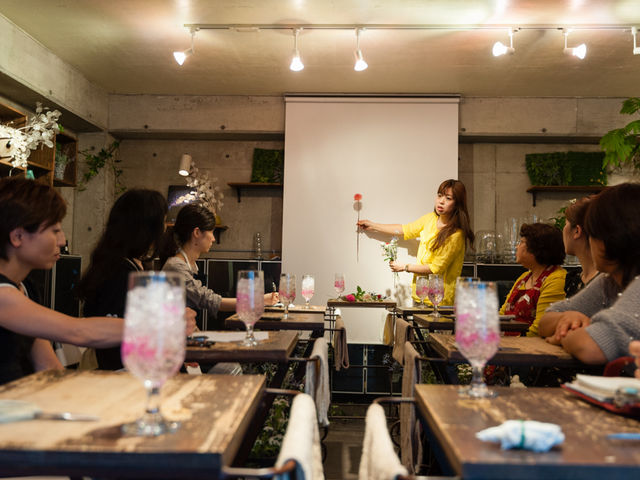 お花屋さんの隣にあるスクールスペースです。_Fra cotta Deco(フラコッタ デコ)フラワースクール