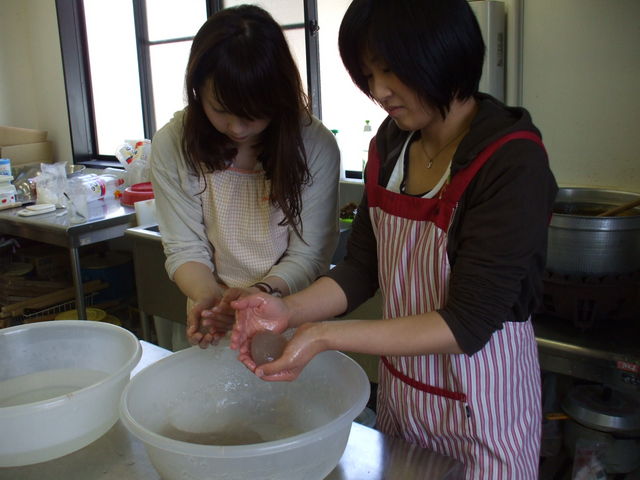 こんにゃく作り体験。_みらんど袋田
