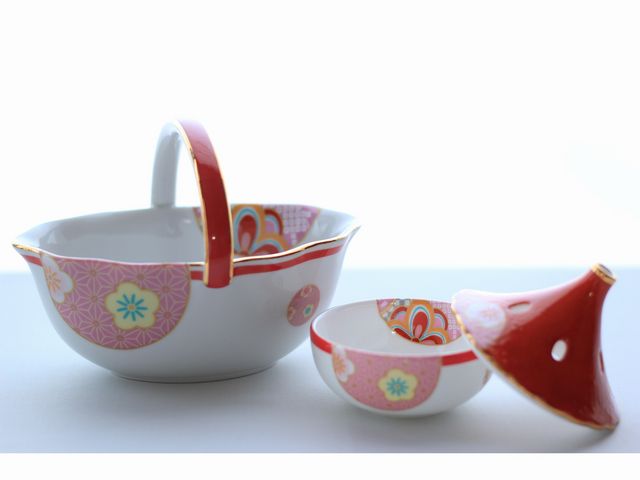 洋食器のイメージが強いですが、モダンな和柄もできちゃいます。_横浜YSABEL ポーセラーツ&キャンドルサロン